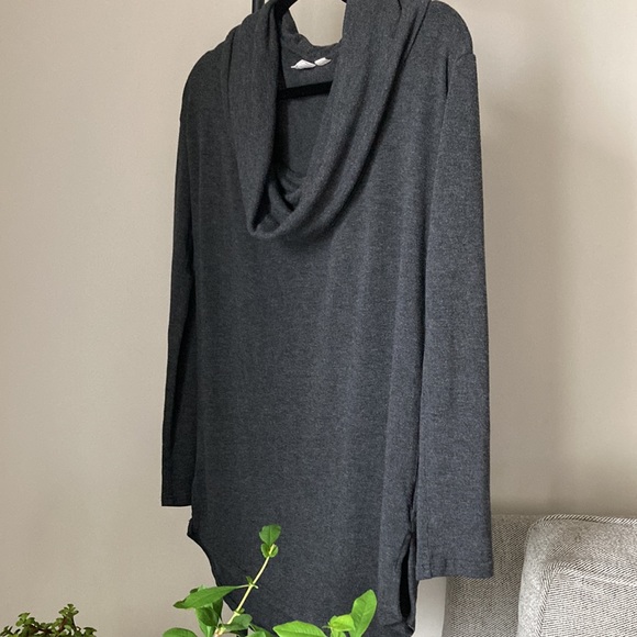 Slouchy dark gray sweater. Size Small. - Picture 6 of 6
